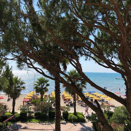 Mali I Robit Beachfront Apartment Golem  Luaran gambar