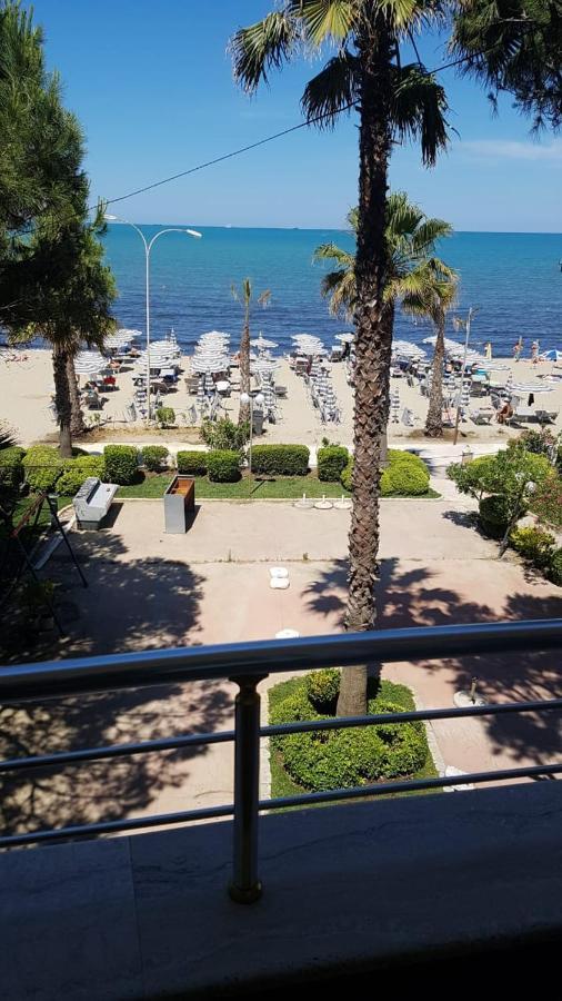 Mali I Robit Beachfront Apartment Golem  Luaran gambar