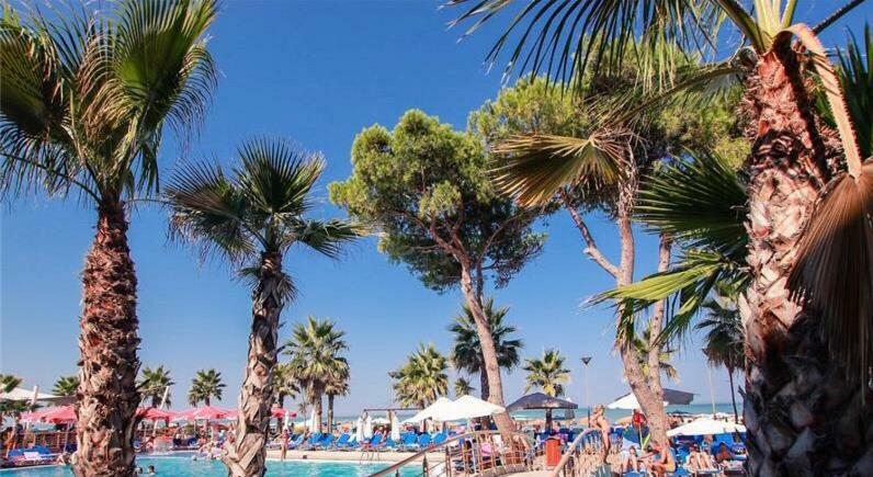 Mali I Robit Beachfront Apartment Golem  Luaran gambar