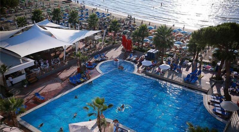 Mali I Robit Beachfront Apartment Golem  Luaran gambar