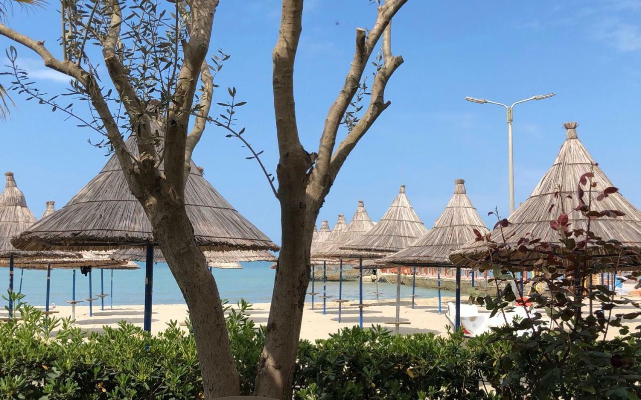 Mali I Robit Beachfront Apartment Golem  Luaran gambar