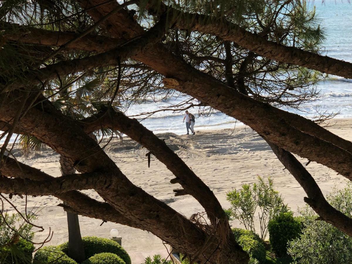 Mali I Robit Beachfront Apartment Golem  Luaran gambar