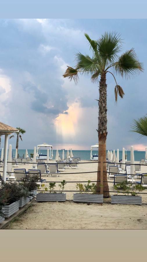 Mali I Robit Beachfront Apartment Golem  Luaran gambar